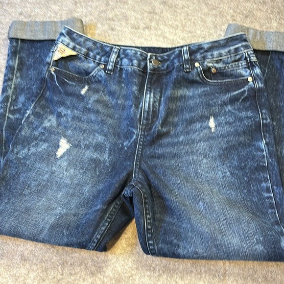 Harley-Davidson Cuffed and Cropped Jeans. Size 29. - Picture 9 of 15